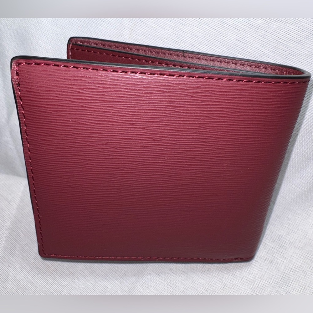 Michael Kors Bi-fold Wallet NWT - Picture 3 of 10